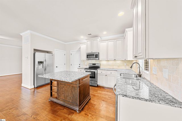 330 Belle Oaks Drive, Simpsonville, SC 29680