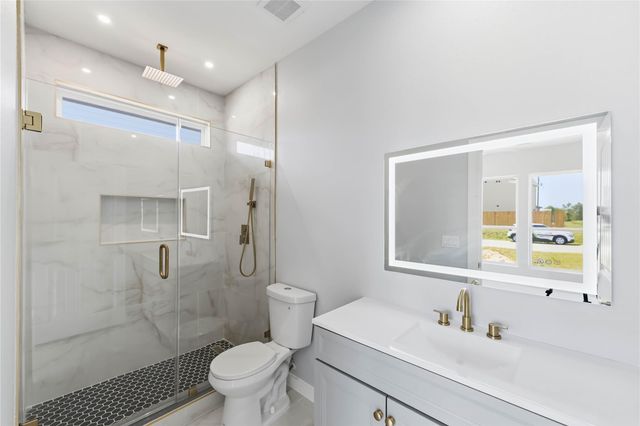 201 Road 51022, Cleveland, TX 77327