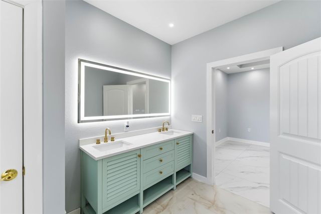 201 Road 51022, Cleveland, TX 77327