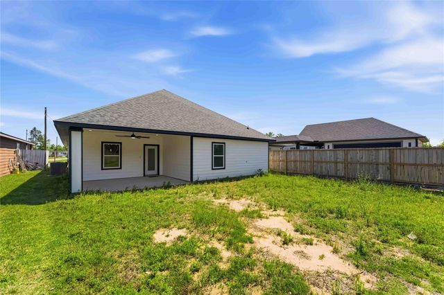 201 Road 51022, Cleveland, TX 77327