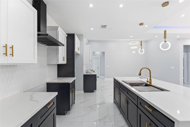 201 Road 51022, Cleveland, TX 77327