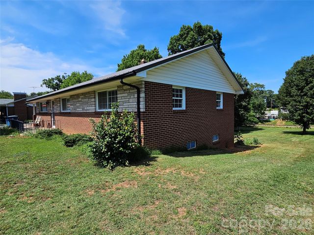 4114 Kendell Place, Hudson, NC 28638