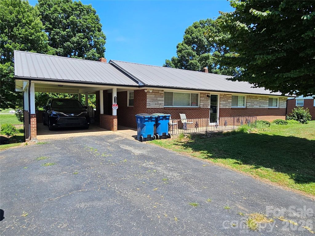 4114 Kendell Place, Hudson, NC 28638