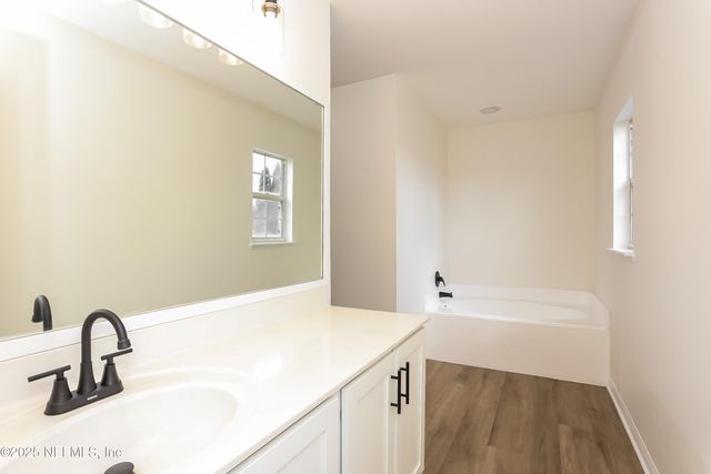 7385 LAWN TENNIS Lane, Jacksonville, FL 32277