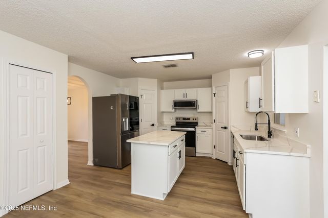 7385 LAWN TENNIS Lane, Jacksonville, FL 32277