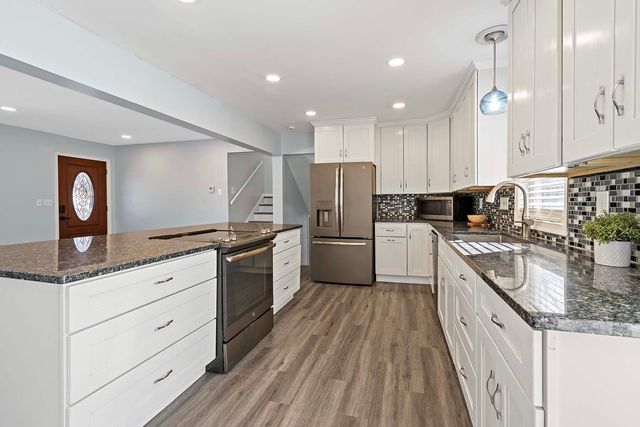 4842 104th Avenue NE, Circle Pines, MN 55014