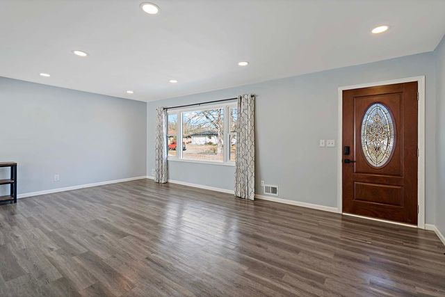 4842 104th Avenue NE, Circle Pines, MN 55014