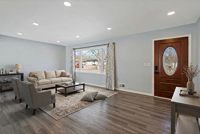 4842 104th Avenue NE, Circle Pines, MN 55014