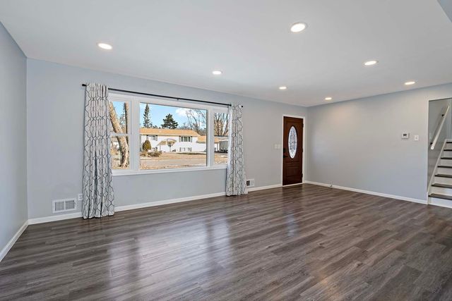 4842 104th Avenue NE, Circle Pines, MN 55014