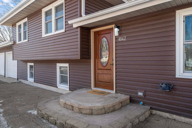 4842 104th Avenue NE, Circle Pines, MN 55014