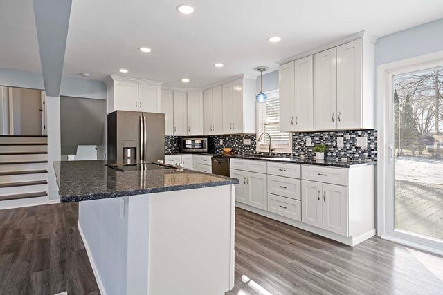 4842 104th Avenue NE, Circle Pines, MN 55014