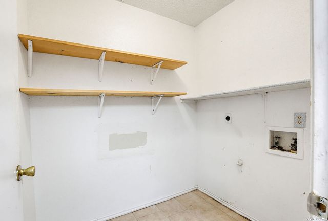 3162 Beacon Field, San Antonio, TX 78245