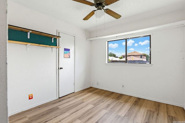 3162 Beacon Field, San Antonio, TX 78245