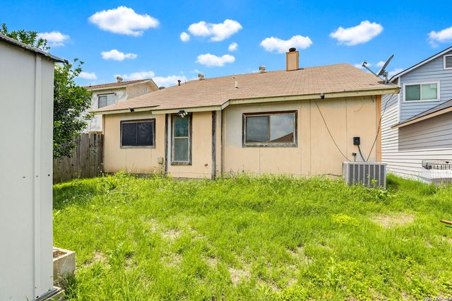 3162 Beacon Field, San Antonio, TX 78245