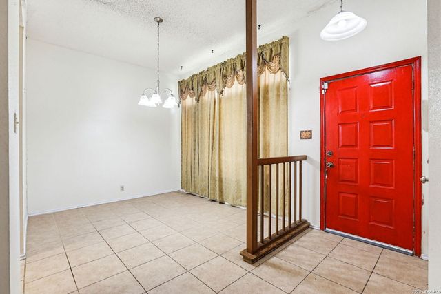 3162 Beacon Field, San Antonio, TX 78245