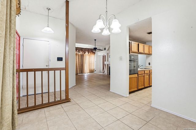 3162 Beacon Field, San Antonio, TX 78245