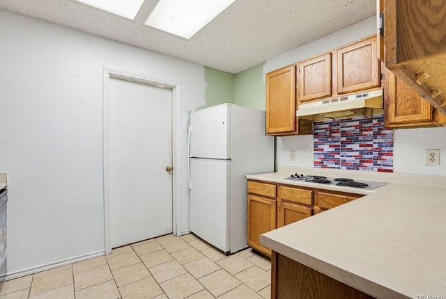 3162 Beacon Field, San Antonio, TX 78245