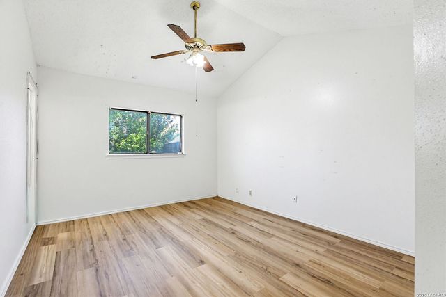 3162 Beacon Field, San Antonio, TX 78245