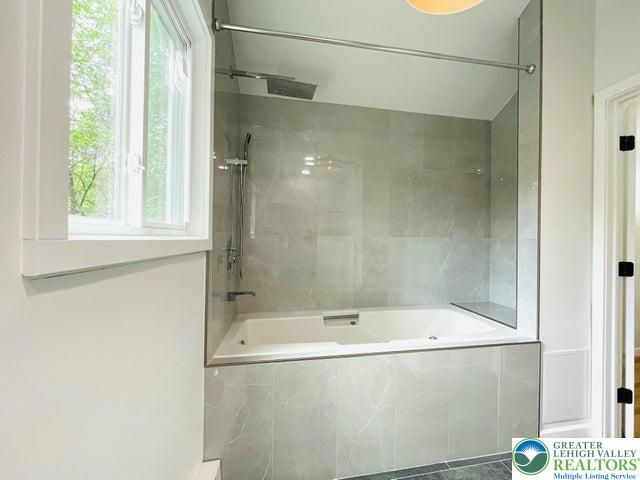 1225 Country-Place Drive, Coolbaugh Twp, PA 18466