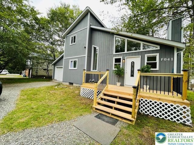 1225 Country-Place Drive, Coolbaugh Twp, PA 18466