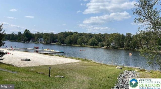 1225 Country-Place Drive, Coolbaugh Twp, PA 18466