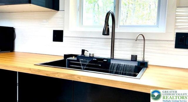 1225 Country-Place Drive, Coolbaugh Twp, PA 18466