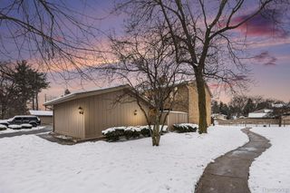 7411 Pebble Point, West Bloomfield Charter Township, MI 48322