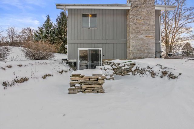 W277S8860 Lakeside DRIVE, Mukwonago, WI 53149