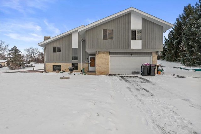 W277S8860 Lakeside DRIVE, Mukwonago, WI 53149