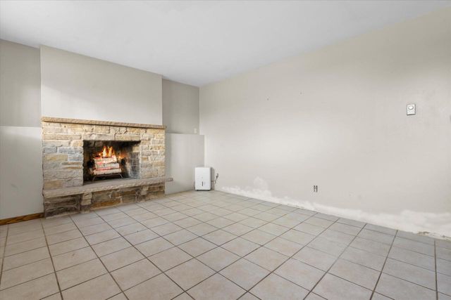 W277S8860 Lakeside DRIVE, Mukwonago, WI 53149