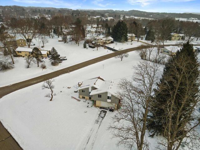 W277S8860 Lakeside DRIVE, Mukwonago, WI 53149