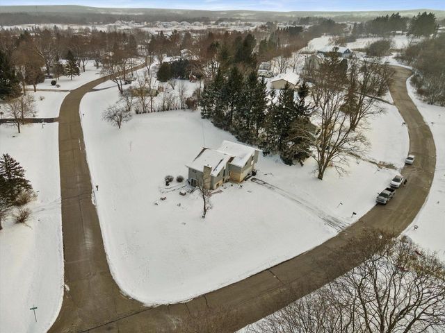 W277S8860 Lakeside DRIVE, Mukwonago, WI 53149