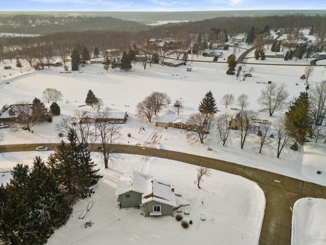 W277S8860 Lakeside DRIVE, Mukwonago, WI 53149