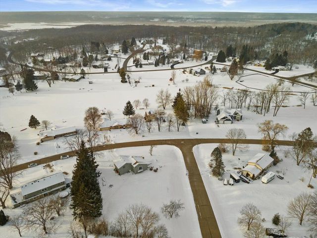 W277S8860 Lakeside DRIVE, Mukwonago, WI 53149