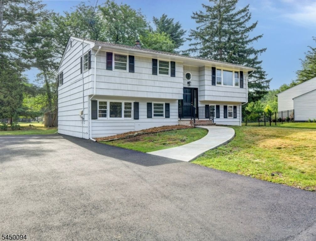 1018 Papen Rd, Bridgewater Twp., NJ 08807 — photo 2