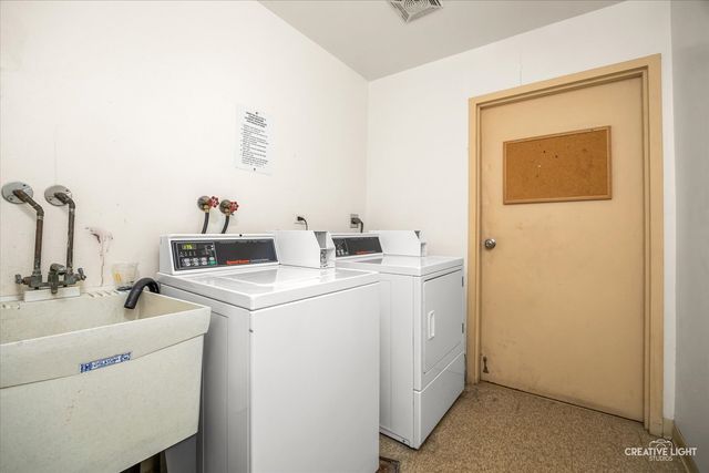 2928 Roberts Drive 8, Woodridge, IL 60517