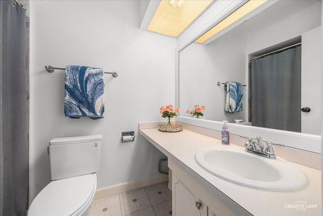 2928 Roberts Drive 8, Woodridge, IL 60517