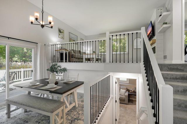 970 Redwing Court, Chanhassen, MN 55317