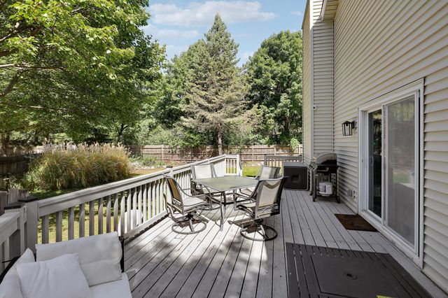 970 Redwing Court, Chanhassen, MN 55317