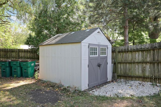 970 Redwing Court, Chanhassen, MN 55317