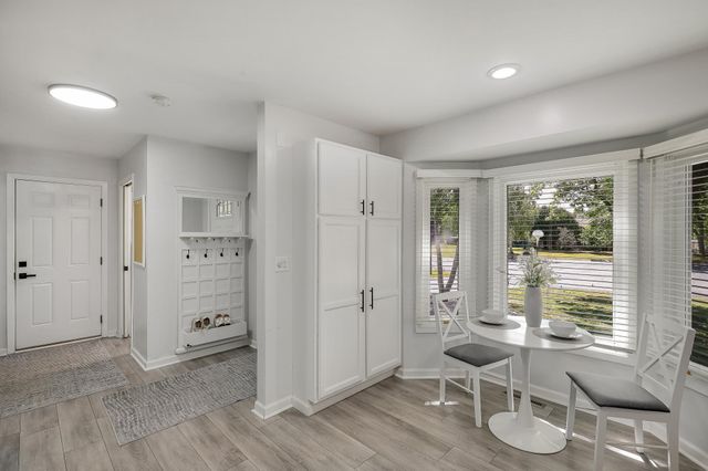 970 Redwing Court, Chanhassen, MN 55317