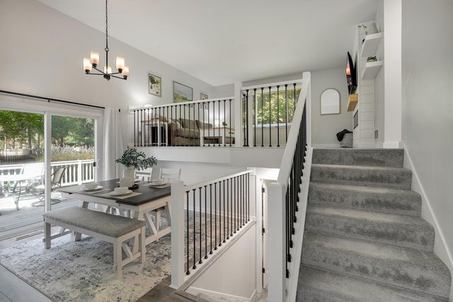 970 Redwing Court, Chanhassen, MN 55317