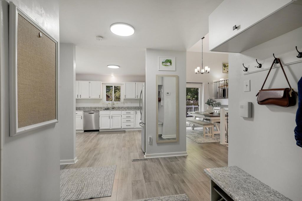 970 Redwing Court, Chanhassen, MN 55317 — photo 4
