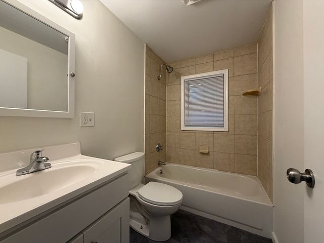 15 Park Avenue 5, Foxboro, MA 02035