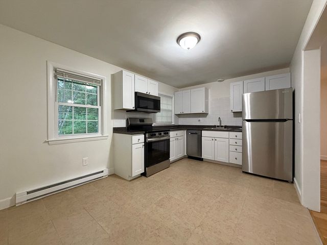 15 Park Avenue 5, Foxboro, MA 02035