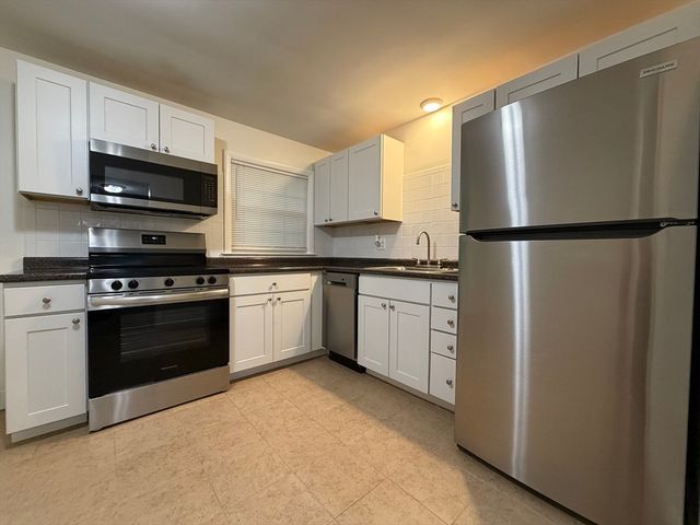 15 Park Avenue 5, Foxboro, MA 02035