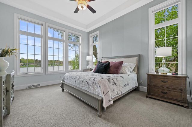 W356N5136 Lakeshore DRIVE, Oconomowoc, WI 53066