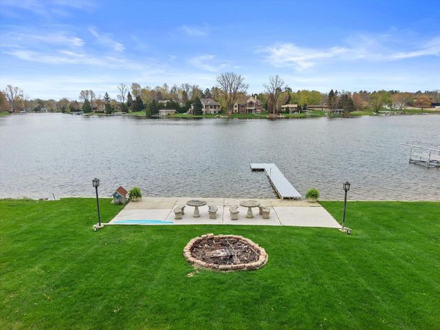 W356N5136 Lakeshore DRIVE, Oconomowoc, WI 53066