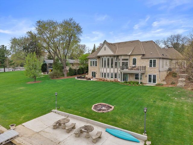 W356N5136 Lakeshore DRIVE, Oconomowoc, WI 53066