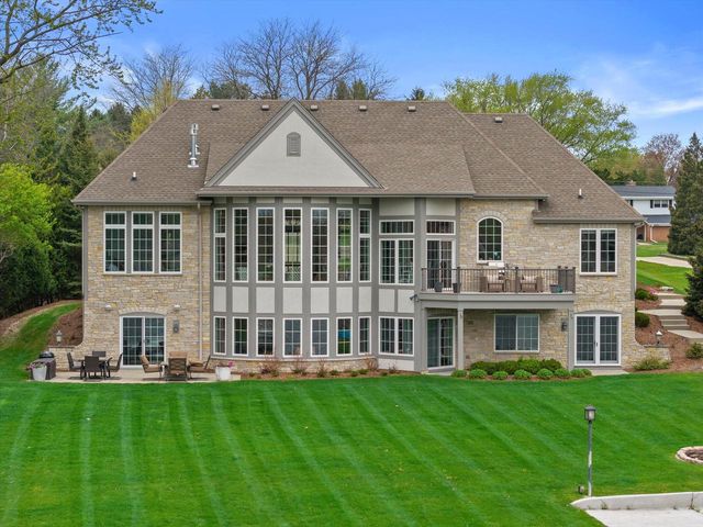 W356N5136 Lakeshore DRIVE, Oconomowoc, WI 53066